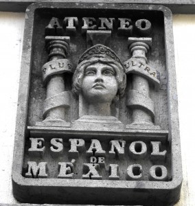 Detalle en la fachada