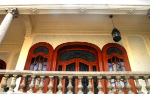 Detalle puertas del hall